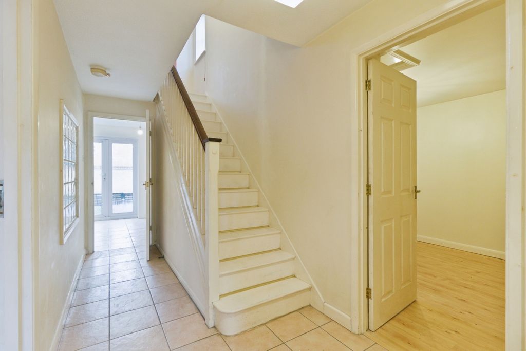 Property photo 2 of 26 Pbox-Img.Jpg
