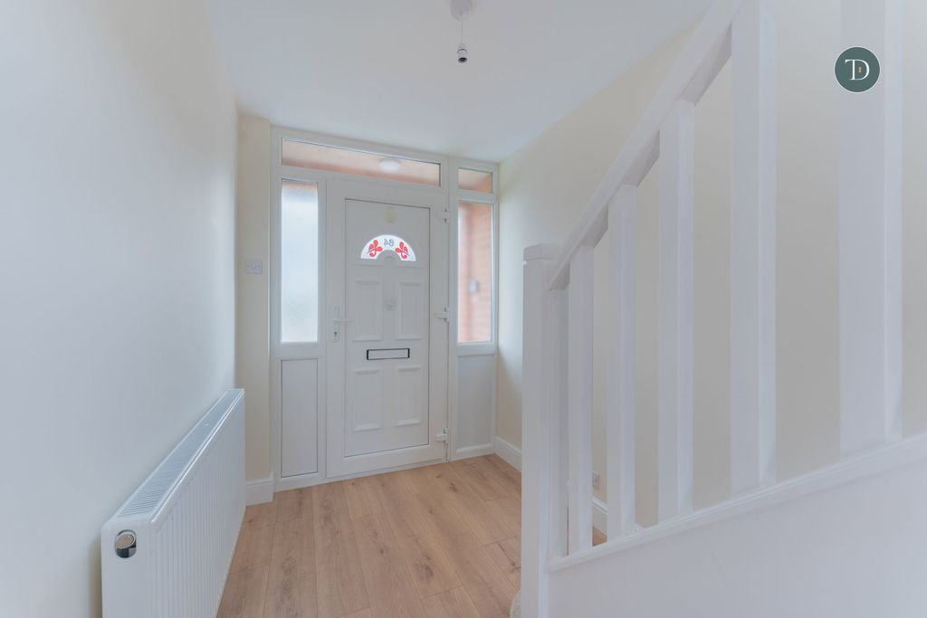 Property photo 2 of 24