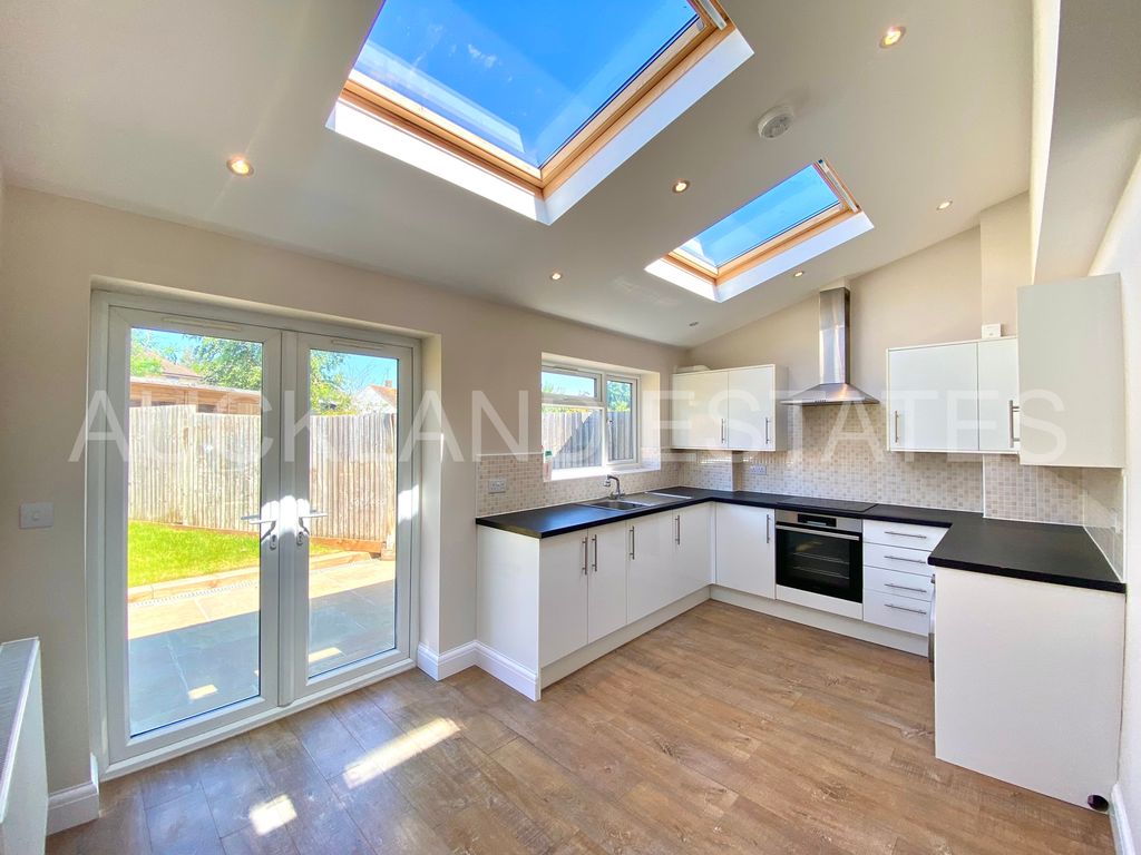 Property photo 3 of 17 Img_1293
