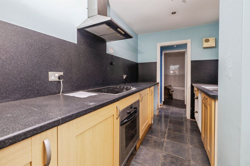 Property photo 2 of 13