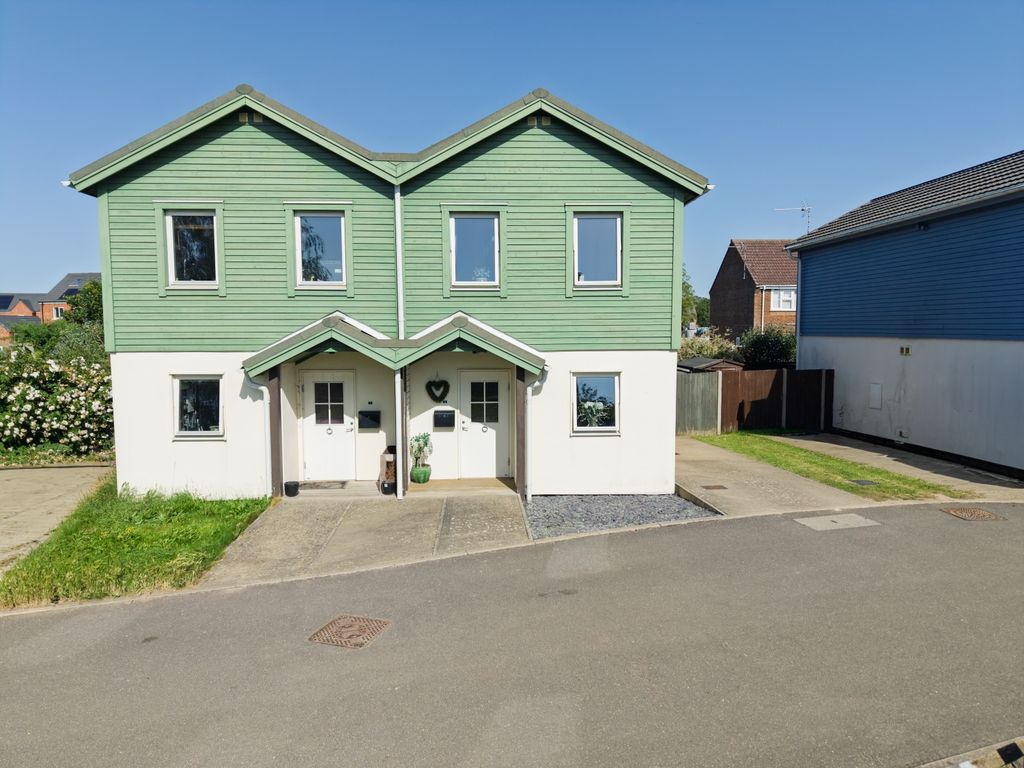 Property photo 1 of 20 Ewemove Spalding - Bicker - Front Of House