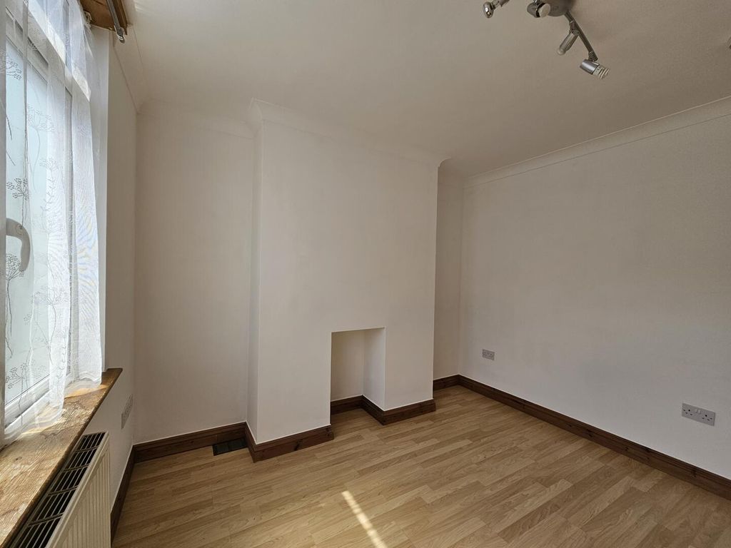 Property photo 3 of 5 Bedroom