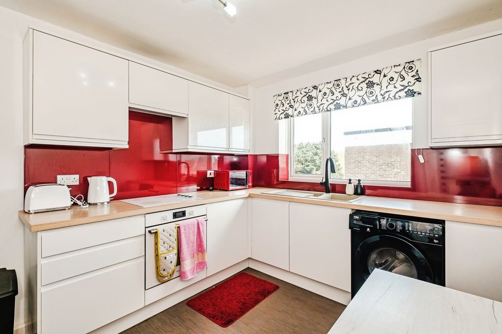 Property photo 3 of 24 Pbox-Img.Jpg