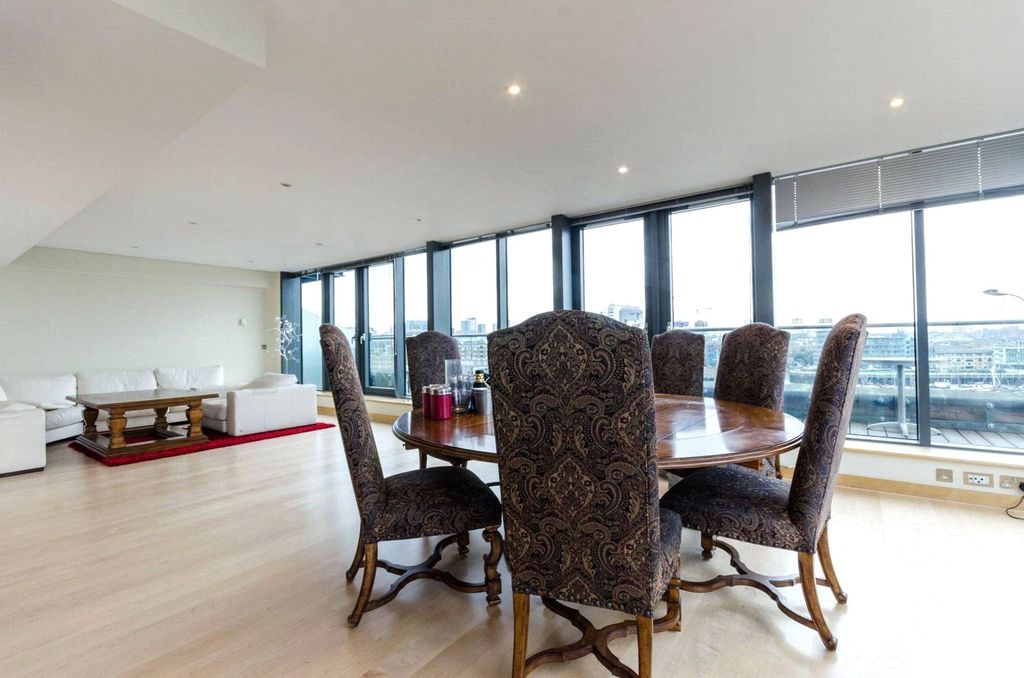 Property photo 3 of 17 Picture No. 06