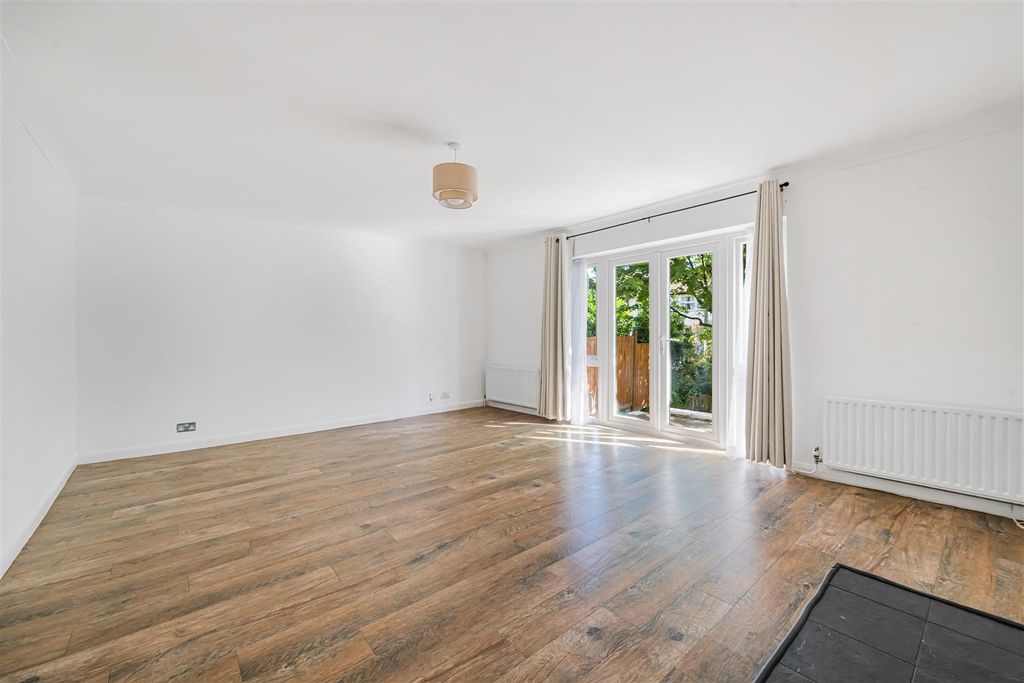 Property photo 3 of 16 14_88875.Jpg