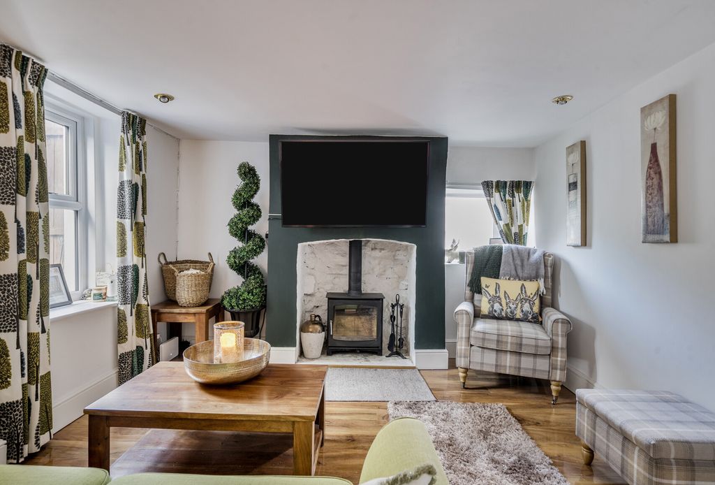 Property photo 3 of 16 1350491-6-68c2F4B...
