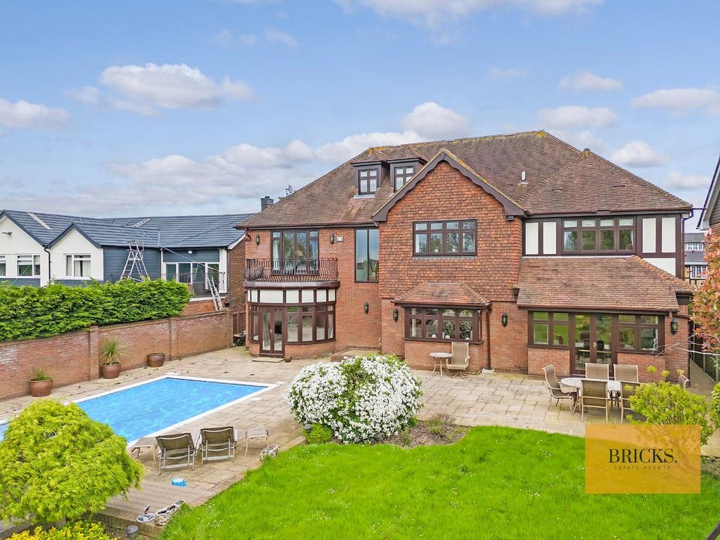 Property photo 2 of 51