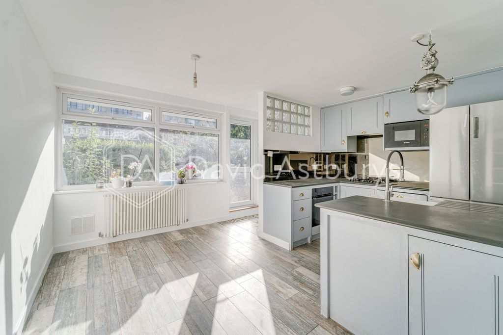 Property photo 2 of 17 Ndb04634_Enfused
