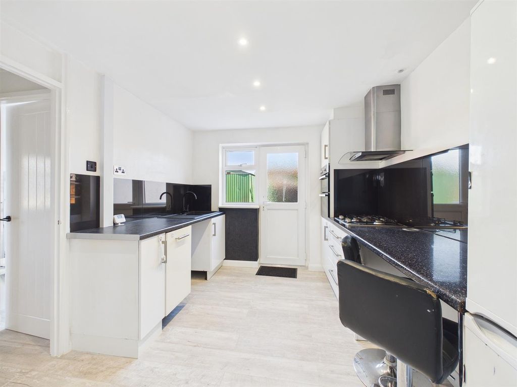 Property photo 3 of 12 Cam02435G0-Pr0197-Still008.Jpg