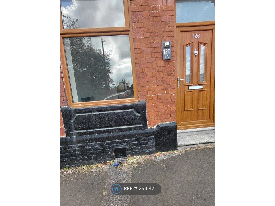 Property photo 1 of 2