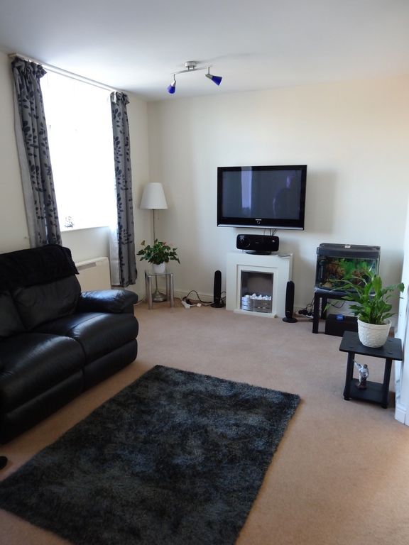 Property photo 1 of 7 Livingroom