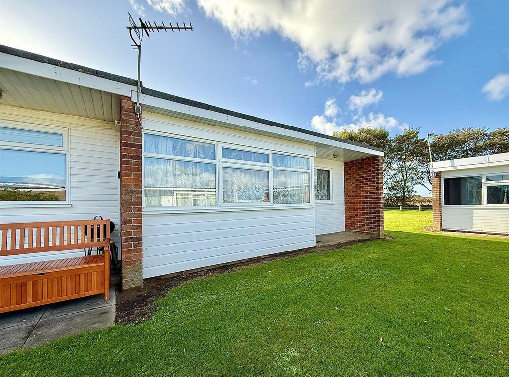 Property photo 1 of 8 Front