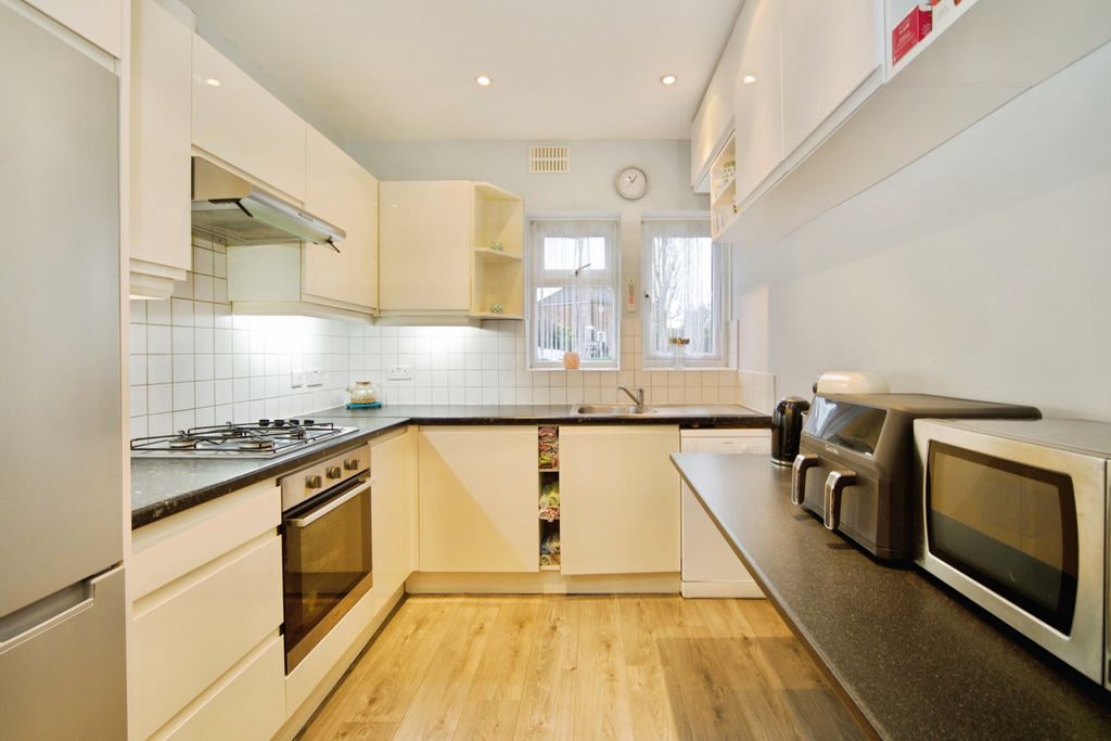 Property photo 2 of 23 Dsc_8200