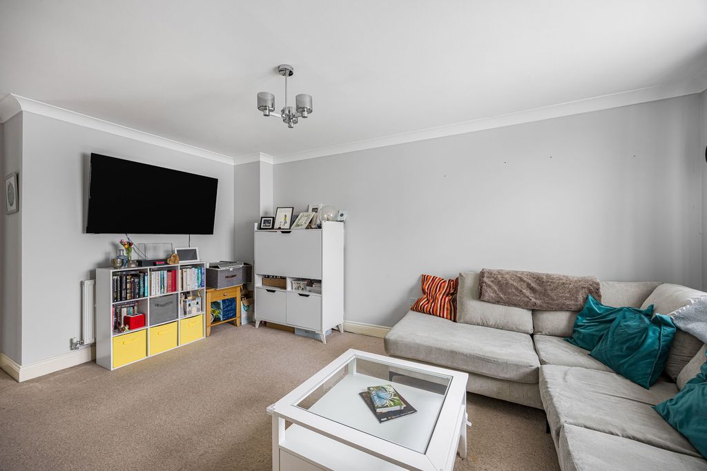 Property photo 3 of 16