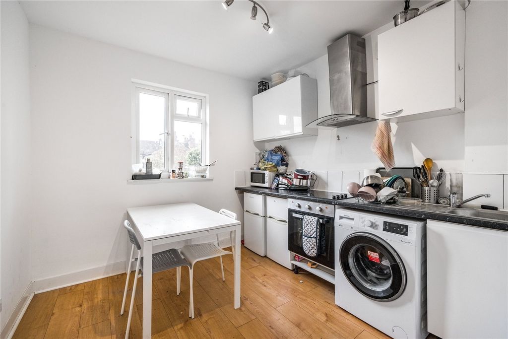 Property photo 1 of 10 Picture No. 27