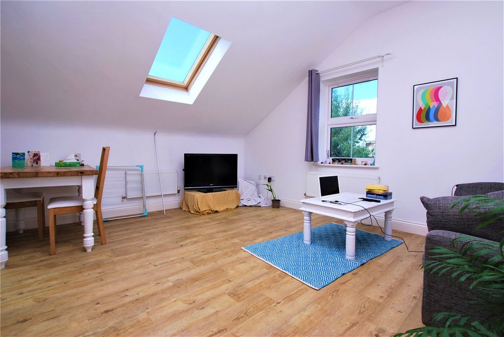 Property photo 3 of 9 Picture No. 05