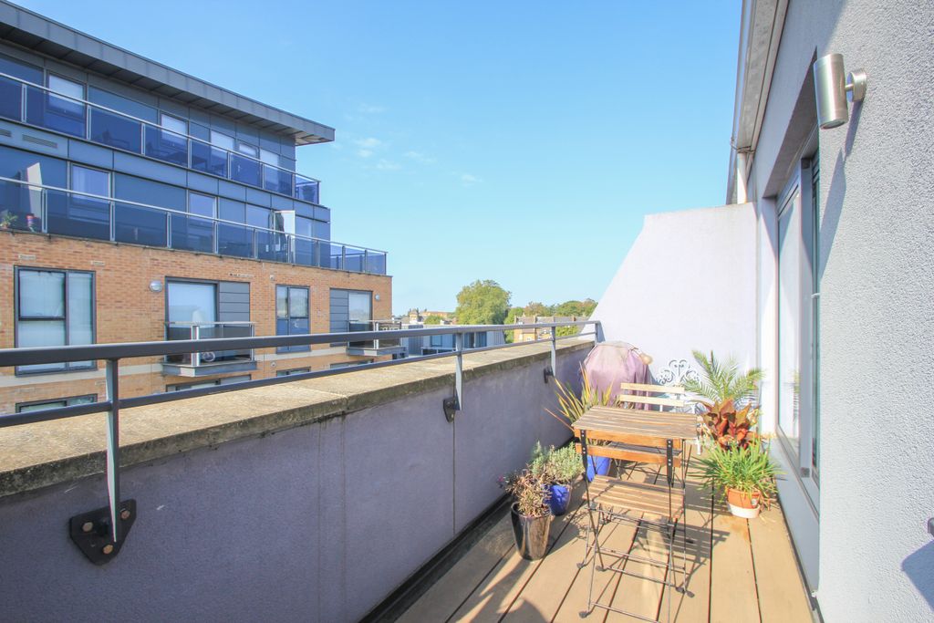 Property photo 2 of 9