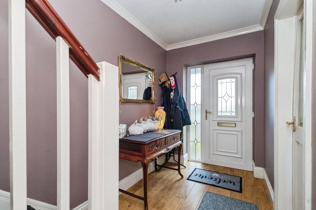 Property photo 3 of 28 Pbox-Img.Jpg