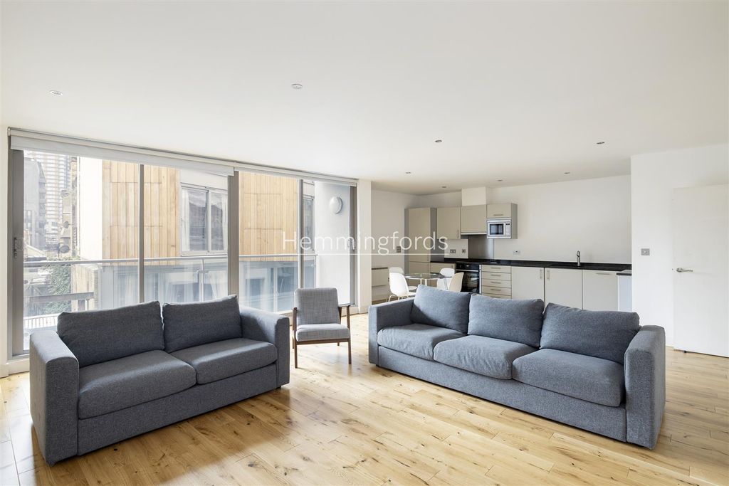 Property photo 1 of 15 Hemmingfords- 2 The Foundry, Dereham Place-8_Lo_Wa
