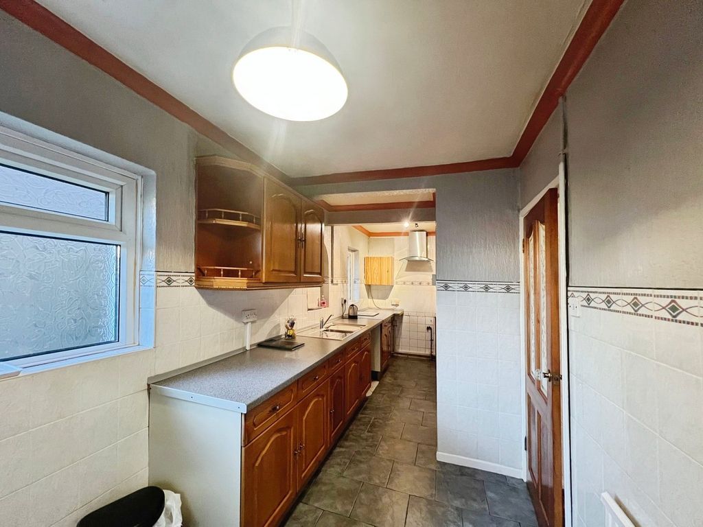 Property photo 3 of 25