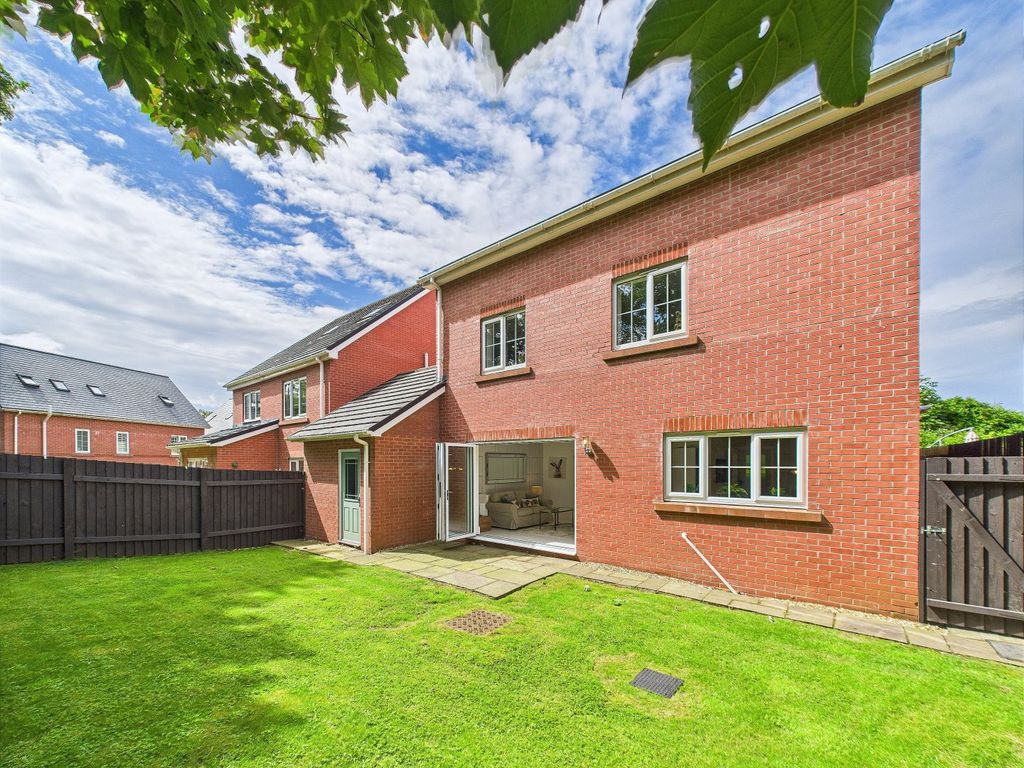 Property photo 3 of 34