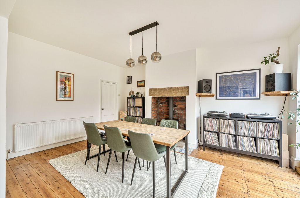 Property photo 3 of 10 1435605-3-69c2Cfc...