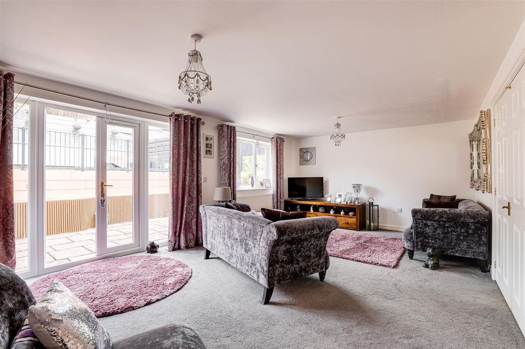 Property photo 3 of 29