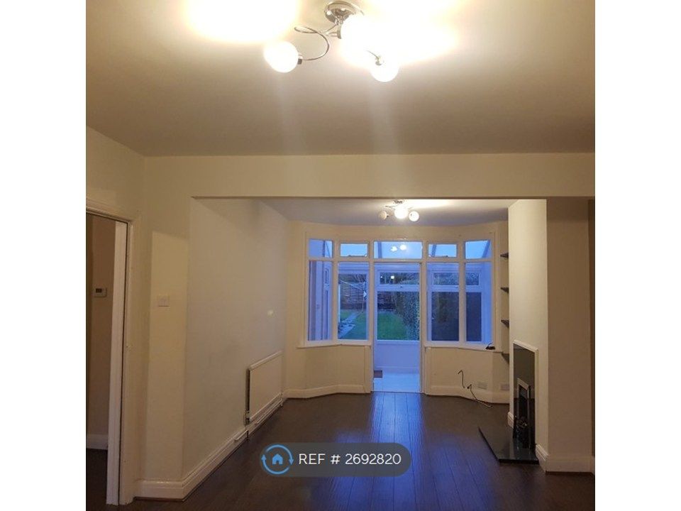 Property photo 2 of 13 Lounge