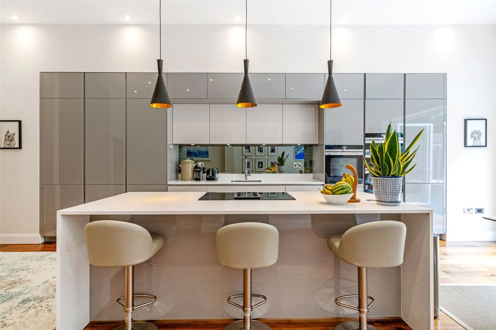 Property photo 2 of 15 Kitchen/Dining Room