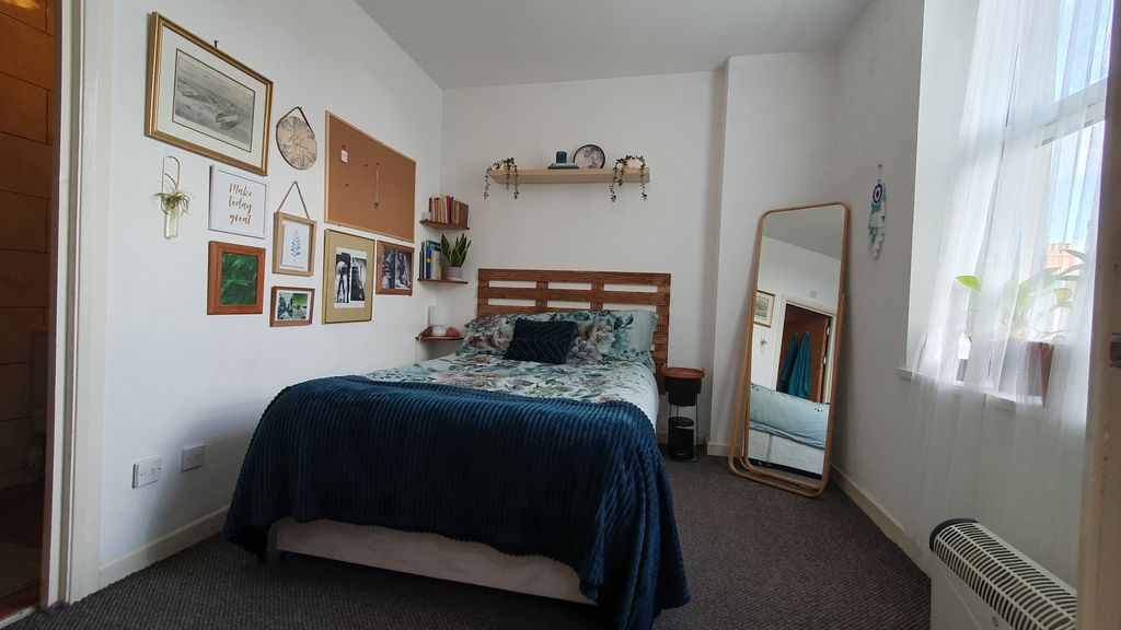 Property photo 2 of 8 Gallery