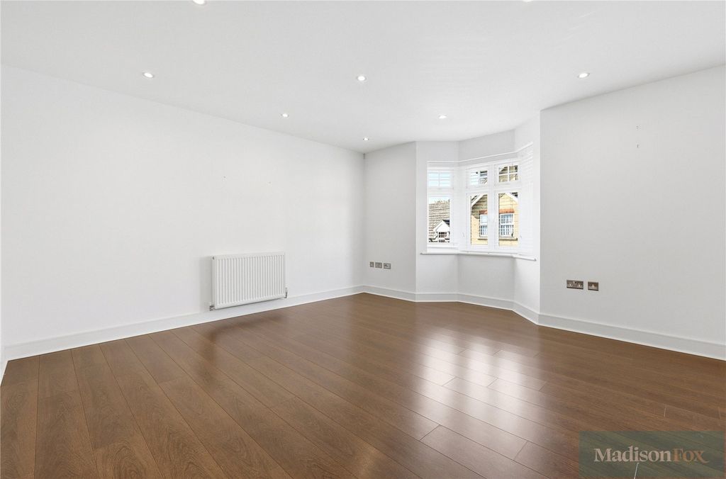 Property photo 3 of 26 Picture No. 20