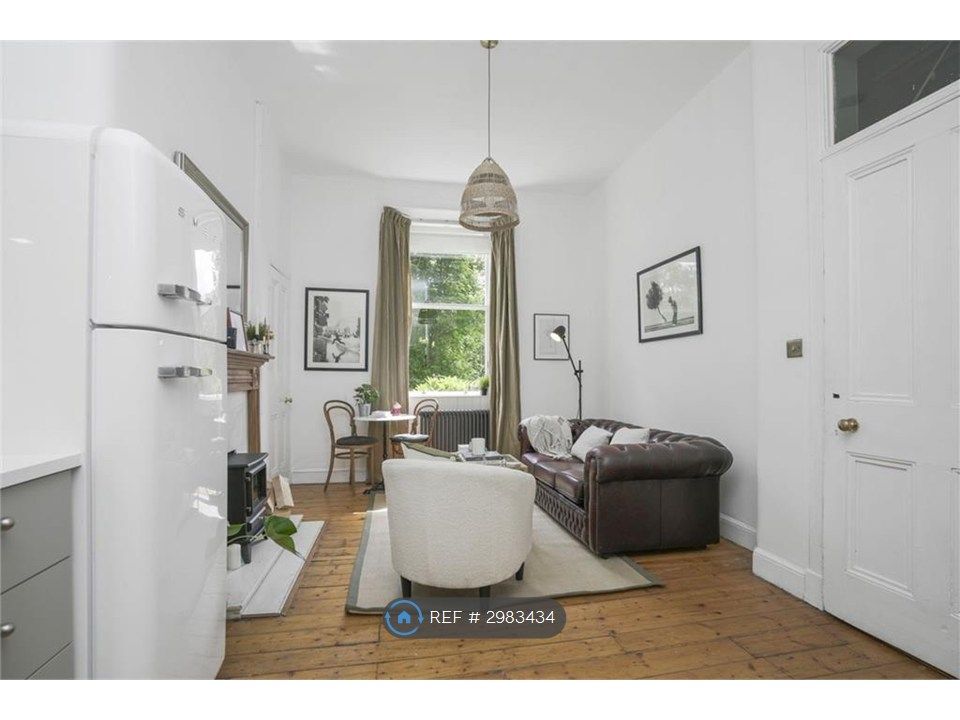 Property photo 2 of 25