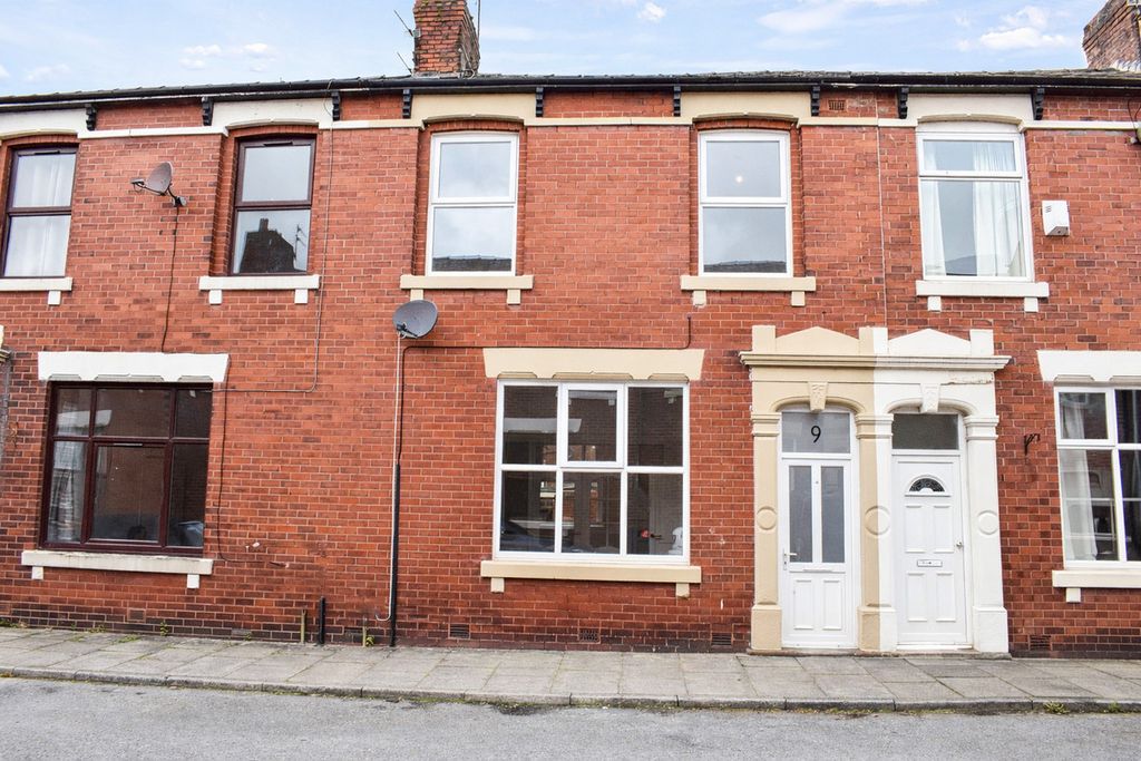 Property photo 1 of 12