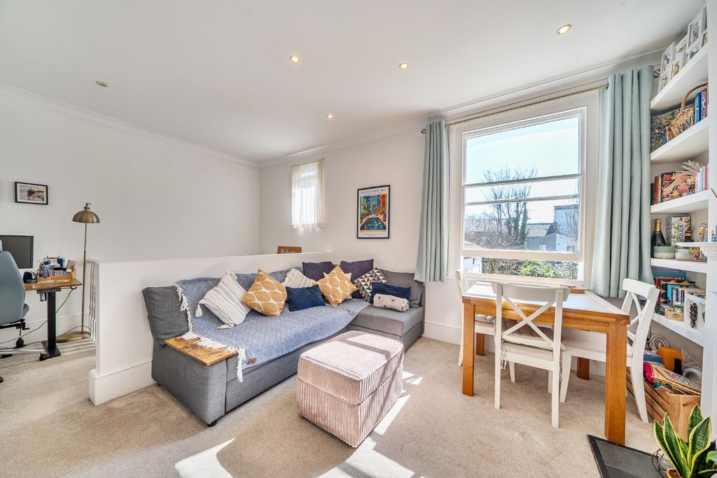 Property photo 3 of 10 4966834