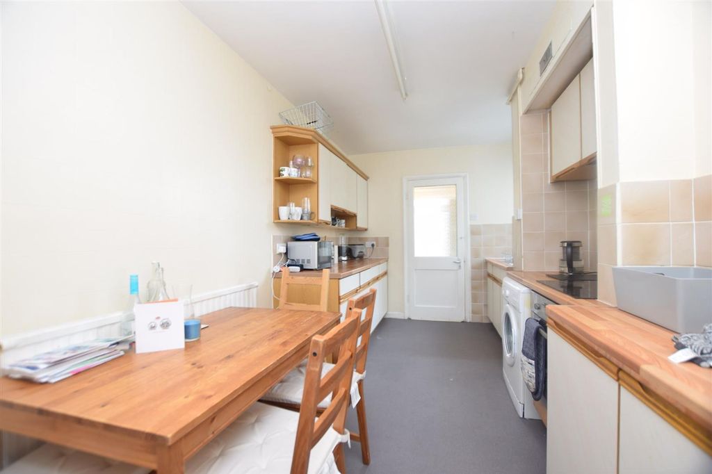 Property photo 2 of 6