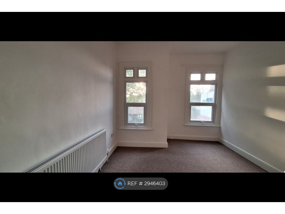 Property photo 3 of 8 Bedroom 2