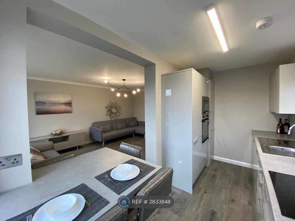 Property photo 2 of 13 Kitchen/Dining Area