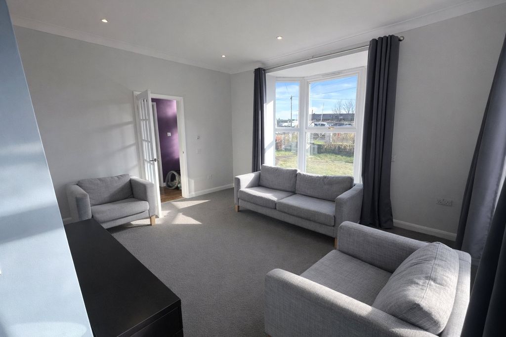 Property photo 2 of 9 Picture No. 18