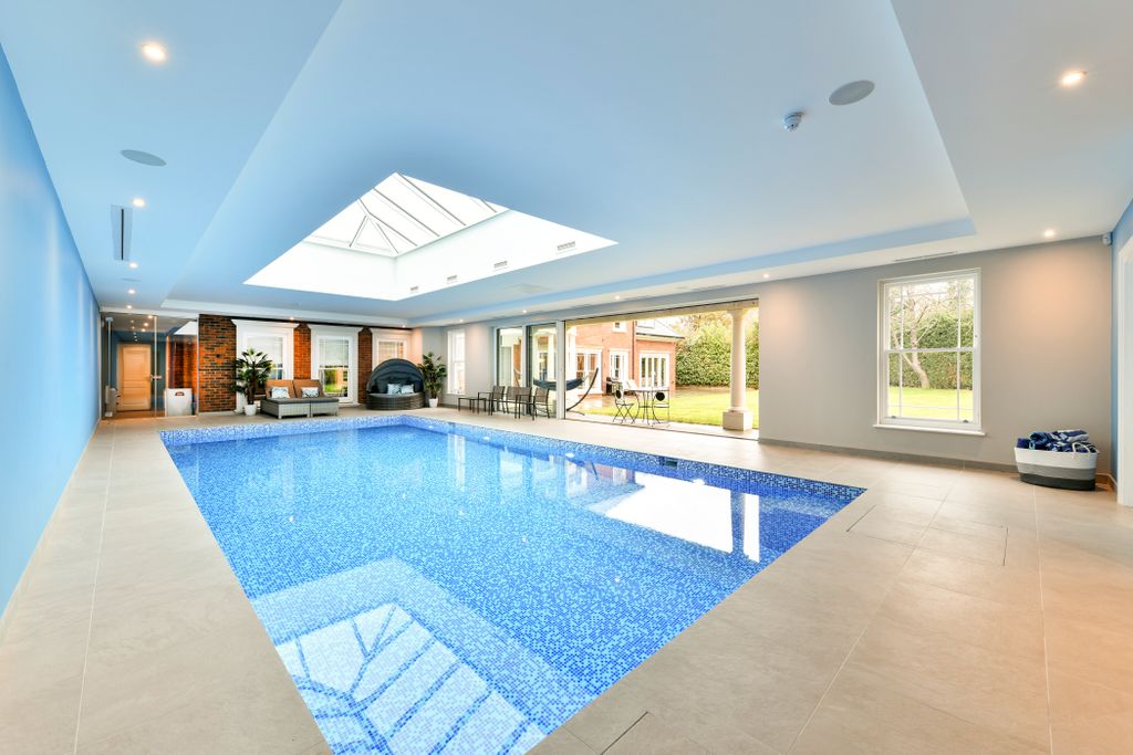 Property photo 3 of 44