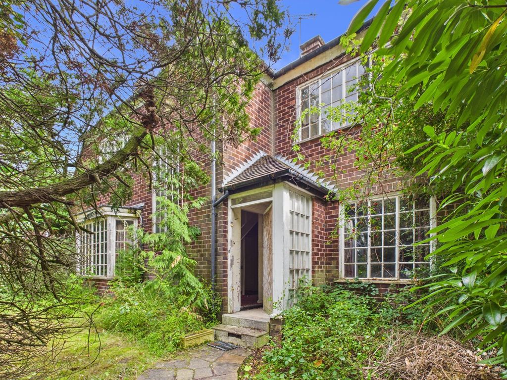 Property photo 1 of 8