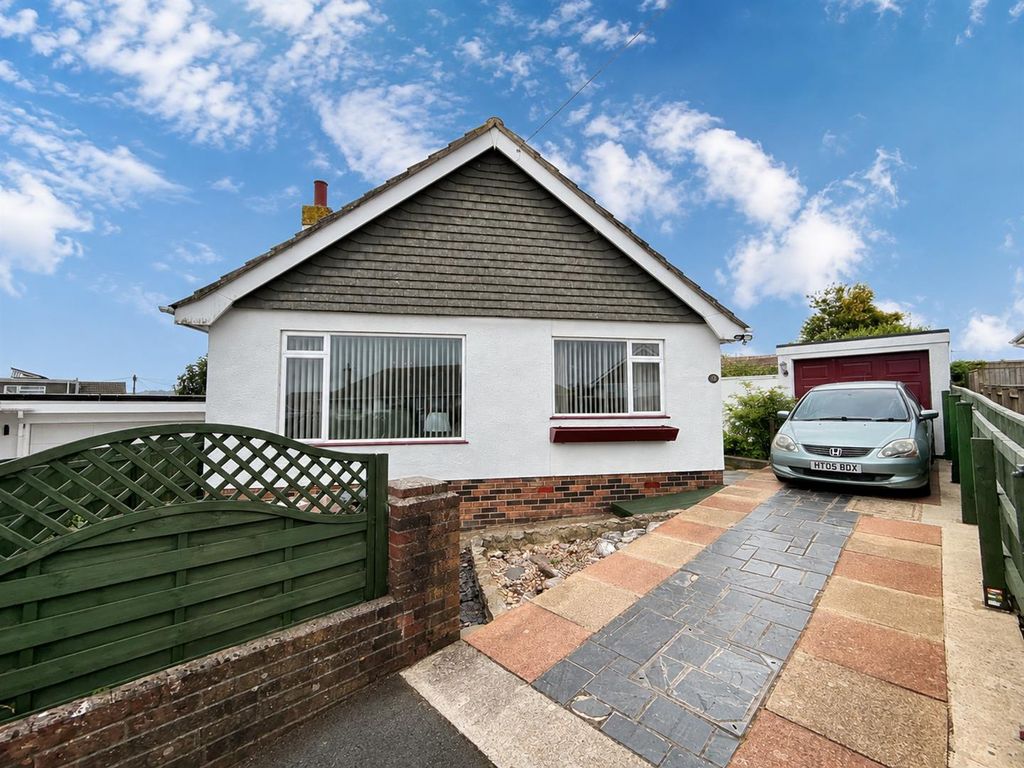 Property photo 2 of 16 Front.Png