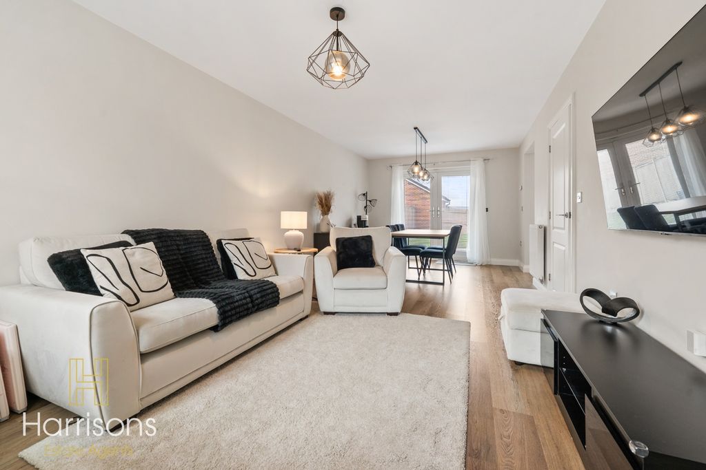 Property photo 2 of 25 5399341