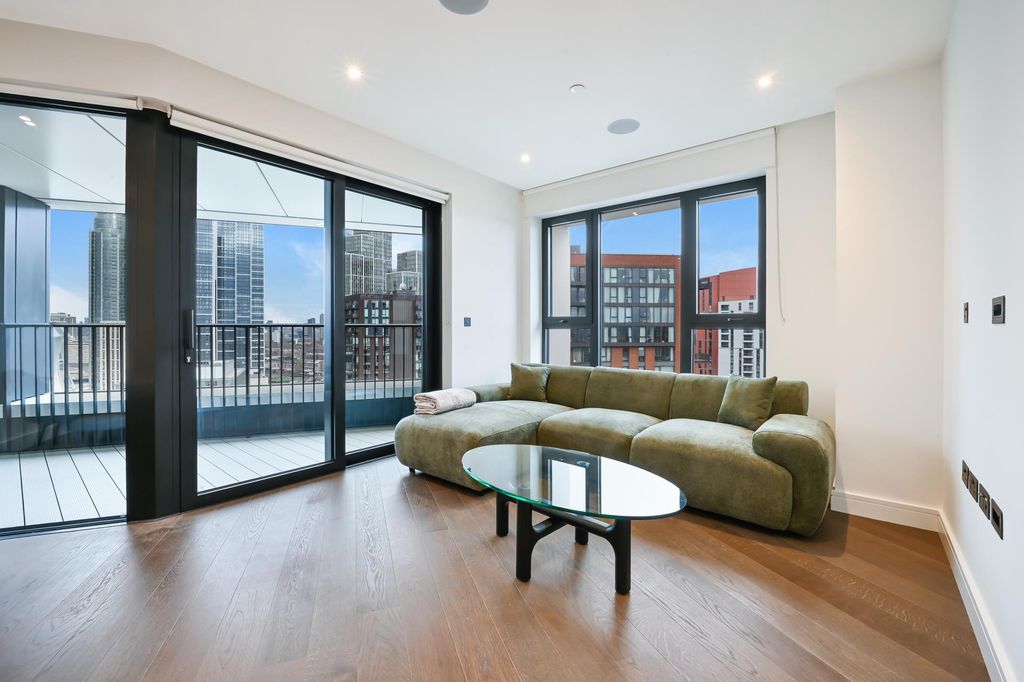 Property photo 2 of 12