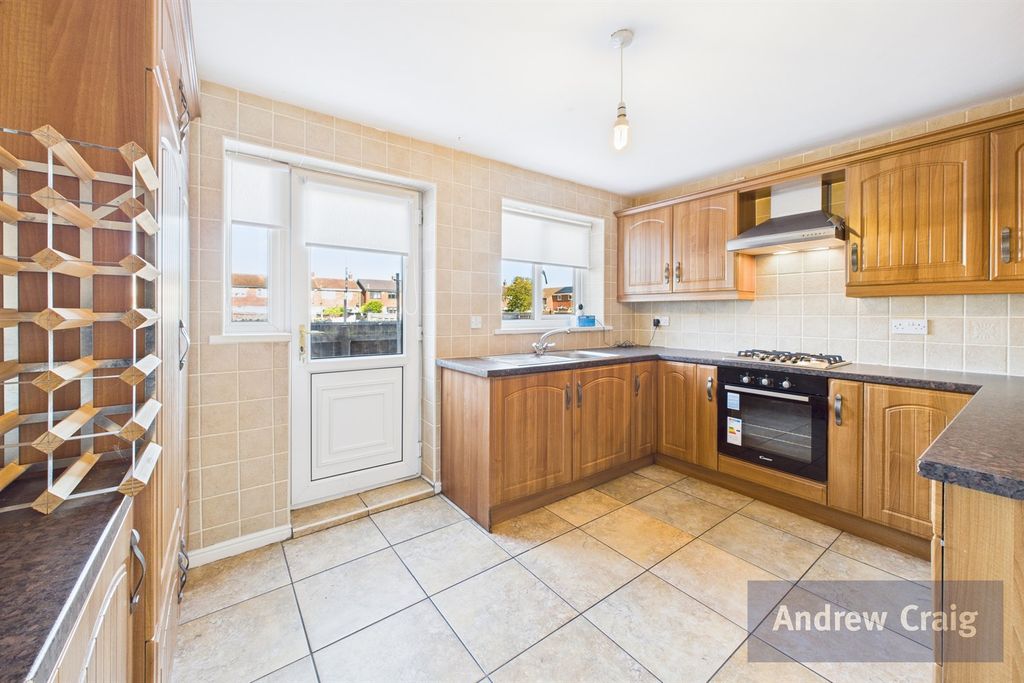 Property photo 3 of 13 Kitchen