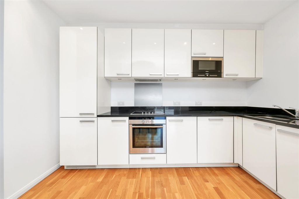 Property photo 2 of 35