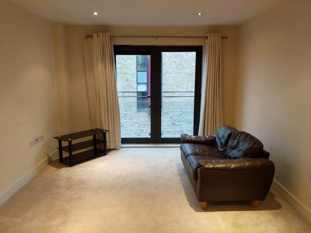 Property photo 2 of 6 Picture No. 17