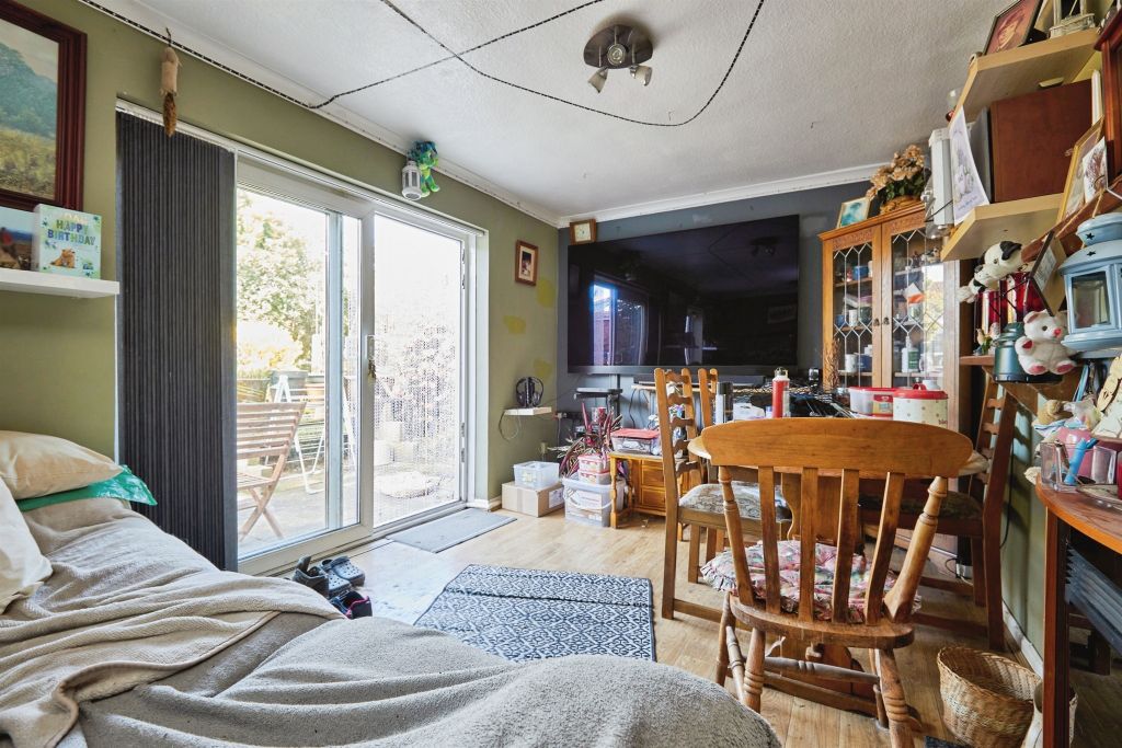 Property photo 2 of 20