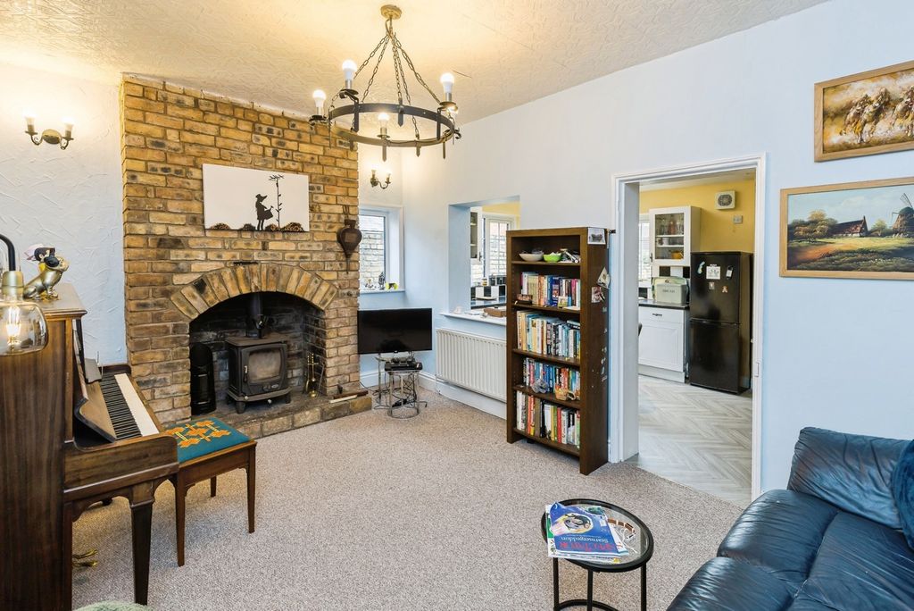 Property photo 2 of 19 Living Room