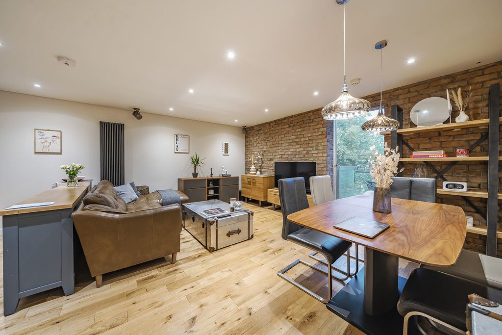 Property photo 1 of 18 Reception Room