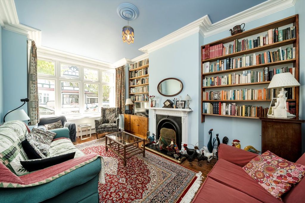 Property photo 2 of 10